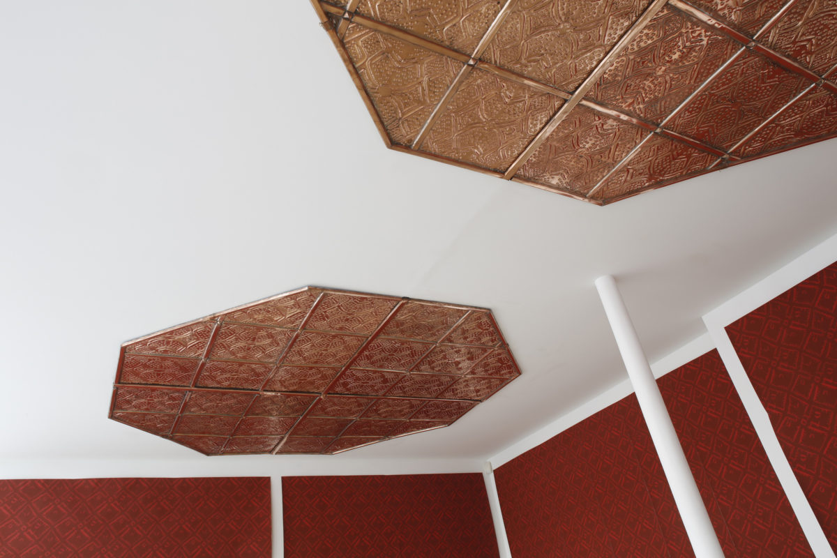 802. That is where, as you heard, the elephant danced the Malinga. The place where they now grow flowers. - Galerie Imane Farès